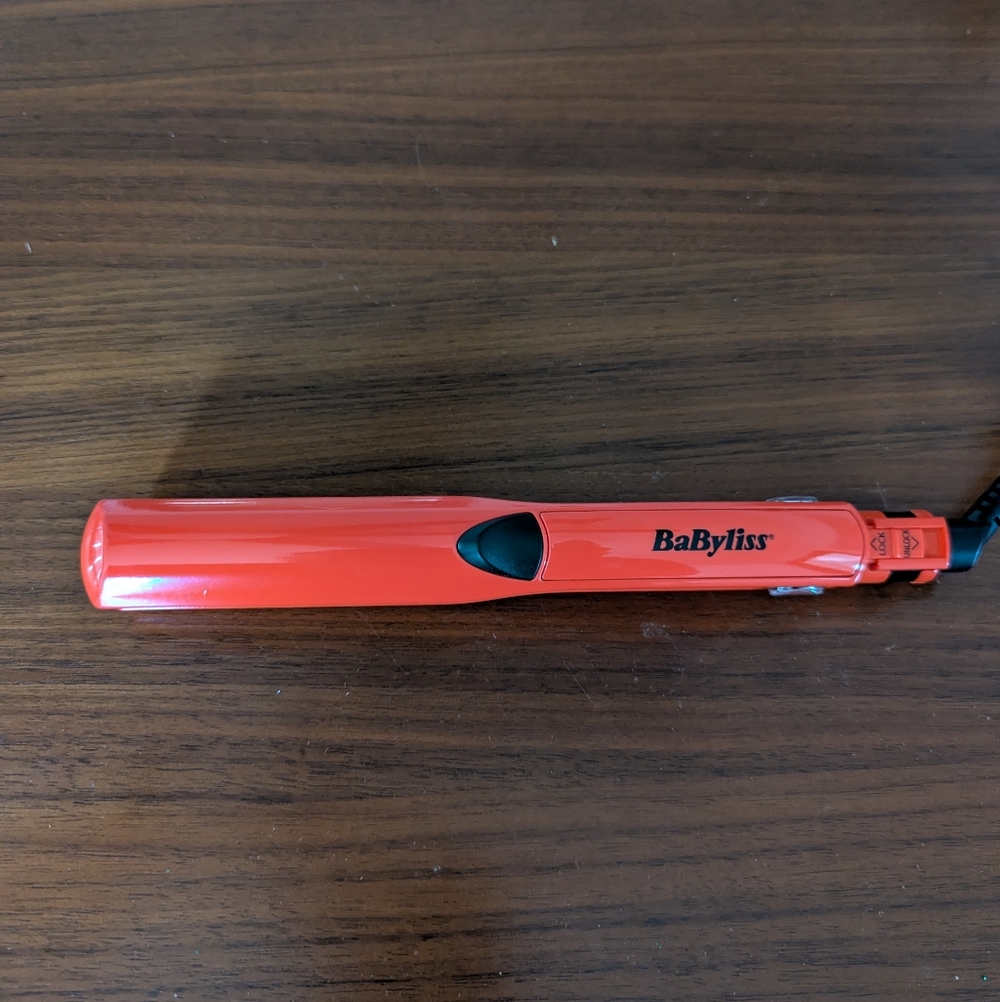 Babyliss Luxe Mini Straightener CS07 Sleek Red Fast Heating Pre Owned - Picture 3 of 6